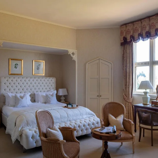 جناح تنفيذي، Horsted Place 2/10