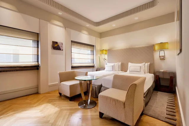 غرفة ديلوكس بسرير مزدوج، Melia Genova 1/10