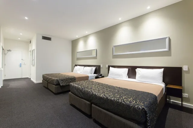 Family, 2 King Beds, Great Southern Hotel Melbourne 3/10
