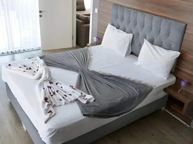 Standard, Double Bed, SKYPORT ISTANBUL HOTEL 1/2