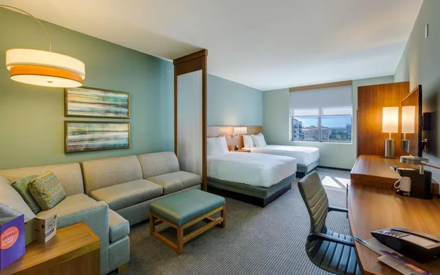 غرفة بسريرين كوين مع أريكة لذوي الإعاقة، Hyatt Place Boca Raton Downtown 1/2