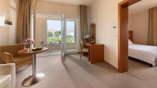 غرفة كومفورت عائلية بشرفة، Family Hotel La Luna – All inclusive 3/8