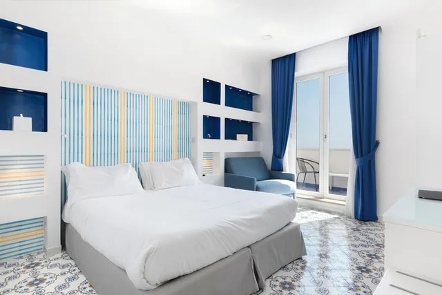 Comfort, Double or Twin Bed, Sea View, Balcony, La Bougainville 9/10