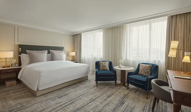 غرفة ديلوكس بسرير كينج، Jumeirah Carlton Tower London 1/6