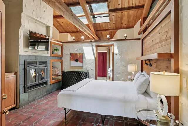 Room, King Bed, Pool Side، Sonoma Coast Villa 2/5