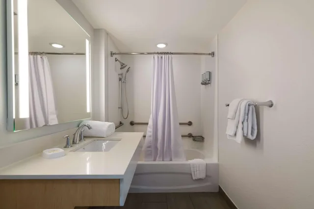 2 Bedrooms, Suite, Multiple Beds, Accessible، Sonesta ES Suites Orlando International Drive 4/4
