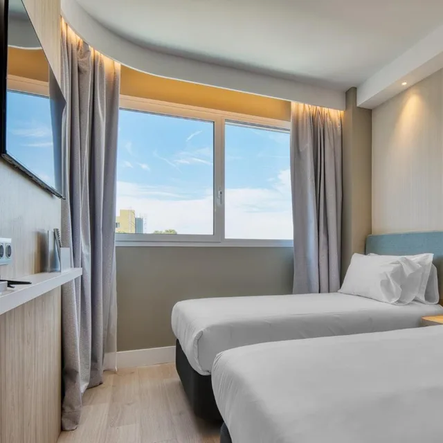 غرفة قياسية بسرير فردي، Holiday Inn Express Madrid Airport 2/10
