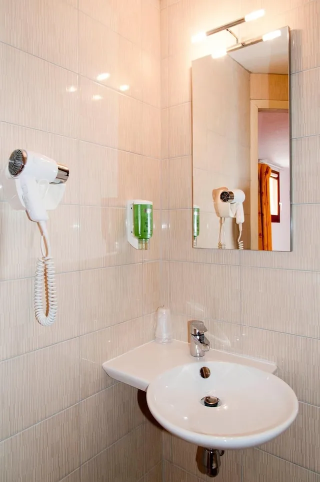 غرفة كومفورت بسريرين منفصلين، The Originals City Hotel Macon Sud 8/10