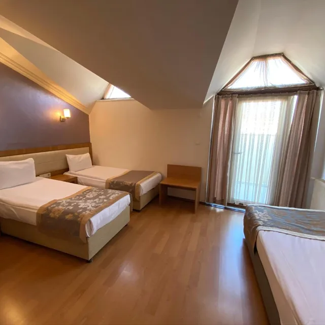 غرفة سوبيريور ثلاثية، Grand Anzac Hotel 2/10