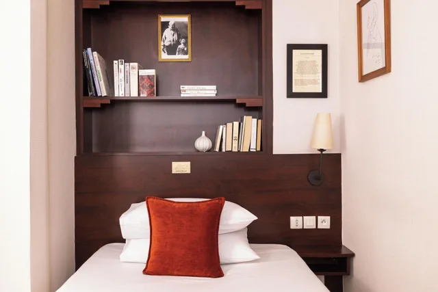 غرفة مفردة، Jack's Hotel 3/16