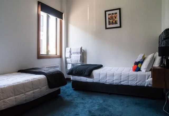 استوديو بسريرين منفصلين بحمام مشترك، U Boutique Hotel Wellington, SureStay Collection by BW 1/2