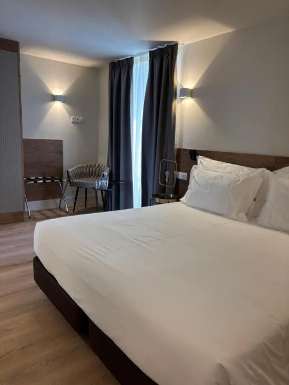 جناح ديلوكس عائلي، AZORES BOOK HOTEL 1/8