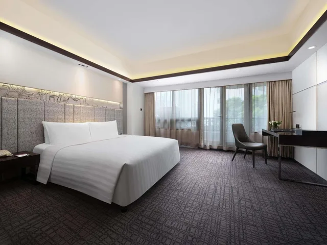 غرفة نوم سوبيريور بسرير كينج، Grand Mercure Shanghai Hongqiao 2/3