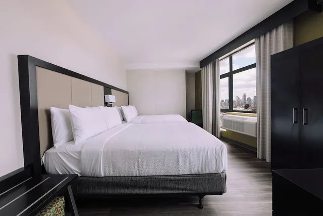 غرفة بريميوم بسرير مزدوج، Holiday Inn Express Long Island City E New York, an IHG Hotel 3/5