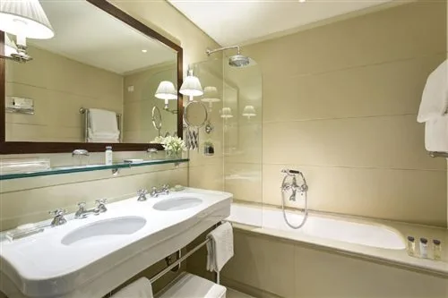 Penthouse Suite، Gallery Art Hotel 2/2