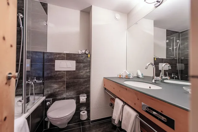 Lodge, Double Bed، Hotel Adula 4/5