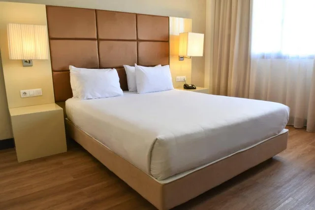غرفة قياسية بسرير مزدوج للمدخنين، Holiday Inn Madrid Las Tablas 4/7