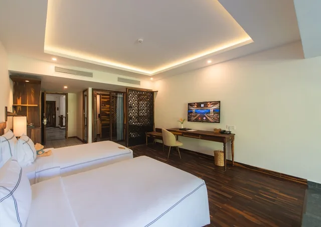 غرفة قياسية بسريرين منفصلين بإطلالة على الحديقة بشرفة، Alibu Resort 2/6