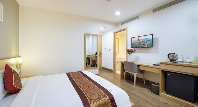 Senior, Twin Beds, Sea View, Balcony, Gibson Hotel Nha Trang 1/10