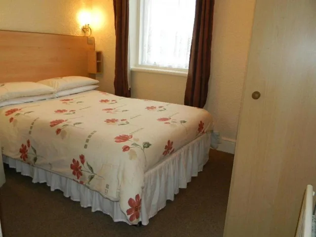 Standard Triple Room, The Hawkes Hotel 3/9