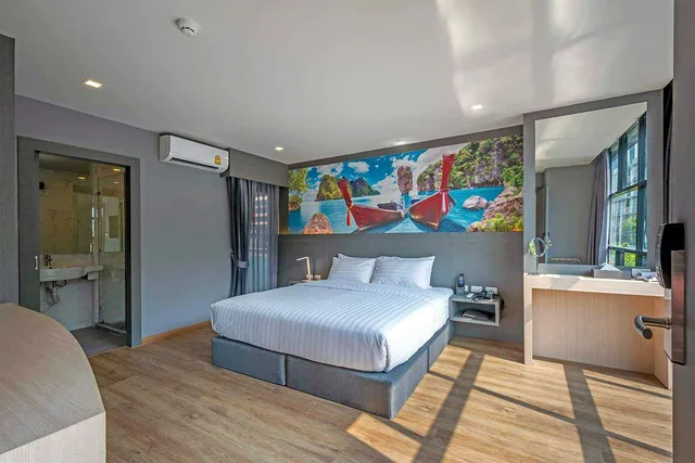 Deluxe, King Bed, Hyde Park Hotel Bangkok 1/3