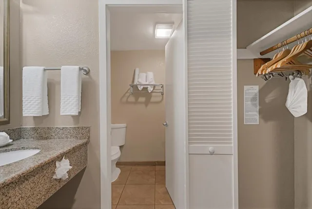 جناح بسرير كوين بجاكوزي، Best Western Plus Wine Country Inn & Suites 6/10