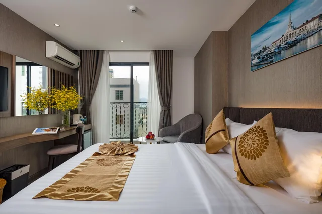 Senior, Suite, Balcony، Sochi Hotel 1/1