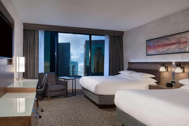 غرفة بسرير مزدوج، Dallas Marriott Downtown 2/5