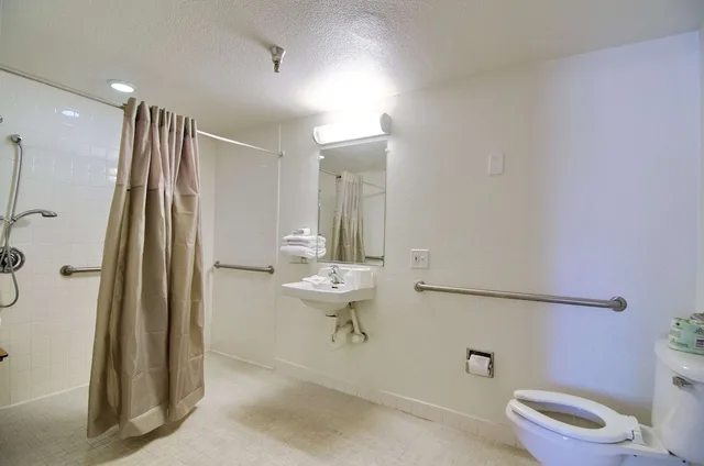 غرفة ديلوكس بسريرين كوين، Motel6 Twentynine Palms, CA 6/6