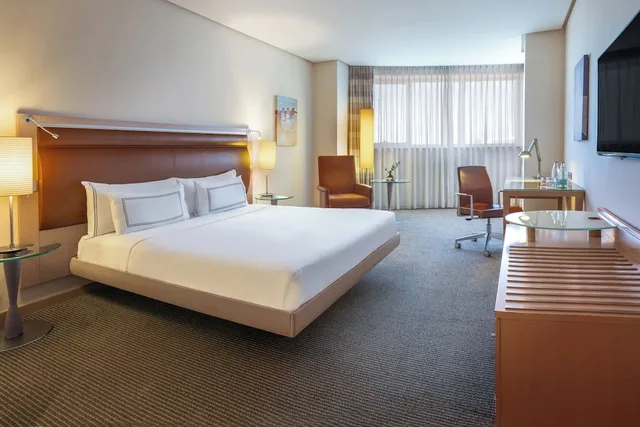 Melia, King Bed، Melia Valencia Palacio de Congresos Formely Hilton Valencia 4/10