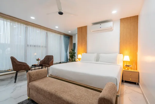 غرفة ديلوكس بسرير كينج، RCC Hotels Gachibowli 1/1