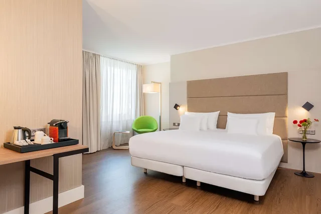 Premium, King Bed, Xl، NH Collection Berlin Mitte am Checkpoint Charlie 2/3