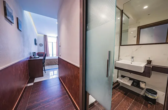 غرفة سوبيريور بسرير مزدوج بشرفة، corso grand suite 10/10
