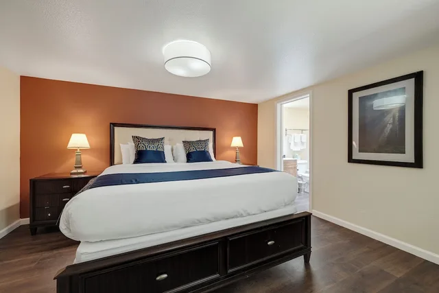 Deluxe, Suite, King Bed, Valley View, Kitchenette، West Sonoma Inn and Spa 1/10