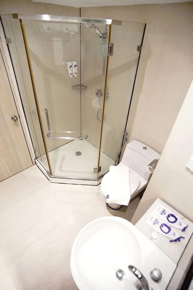 غرفة ديلوكس بسريرين منفصلين، FOX Hotel Gorontalo 4/4