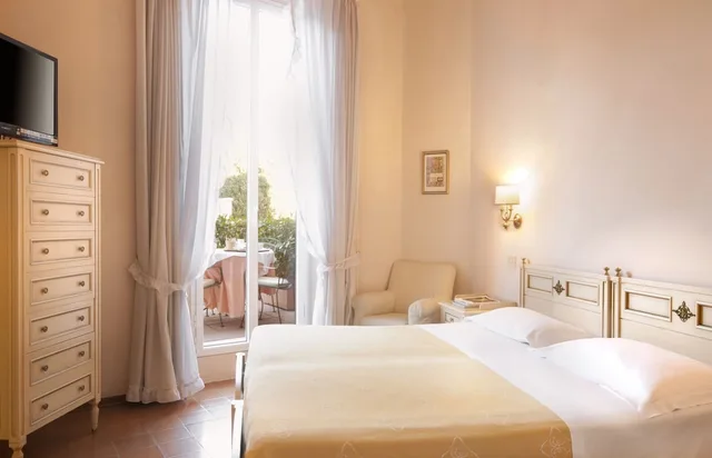 Room, Twin Beds, City View, Settentrionale Esplanade 2/6