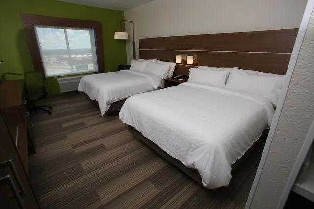 غرفة قياسية بسريرين كوين، Holiday Inn Express Mccook 3/5