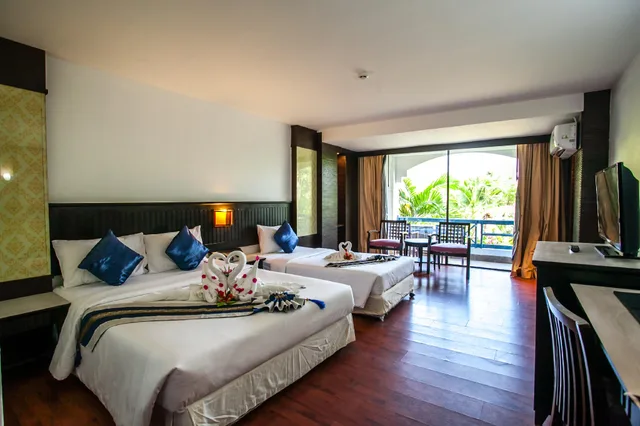 غرفة سوبيريور ثلاثية بسرير مزدوج وسرير فردي، Phi Phi Island Cabana Hotel 1/1