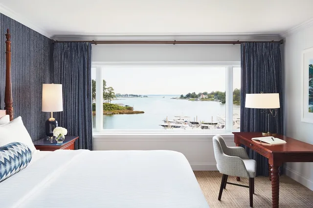 Deluxe, King Bed, Water View، Tides Inn 3/5