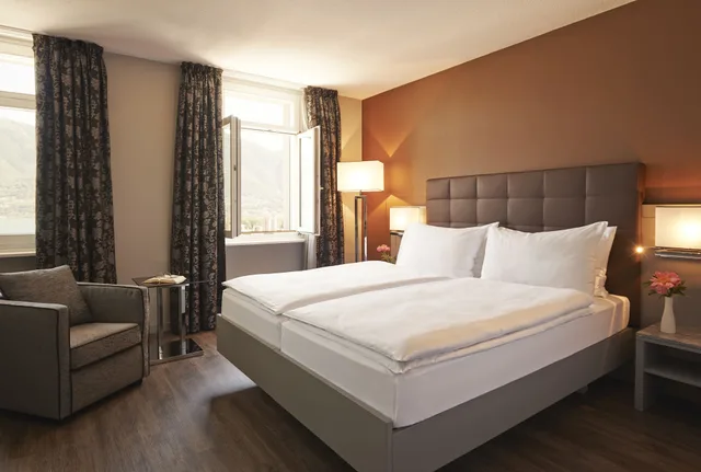 Chic, Comfort, Queen Bed, Lake View، Hotel Belvedere Locarno 1/5