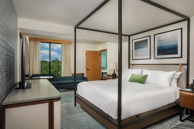 Room, King Bed, Lake View, Merriweather Lakehouse 1/10