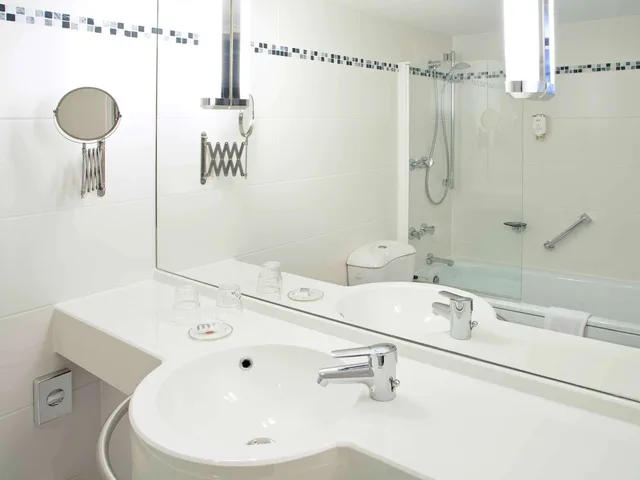 غرفة قياسية بسرير مزدوج، MERCURE HOTEL HAMM 6/8