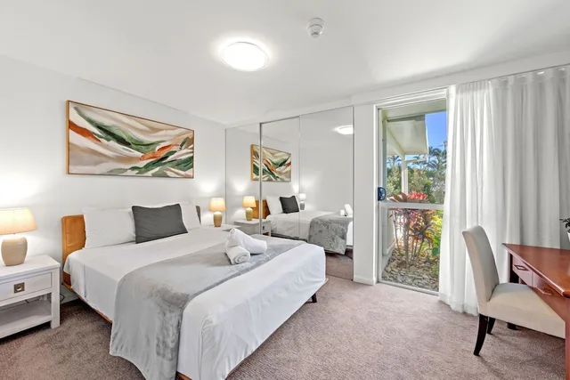 2 Bedrooms, Superior, Apartment, 2 Queen Beds, Garden View, Burleigh Beach Tower 1/3