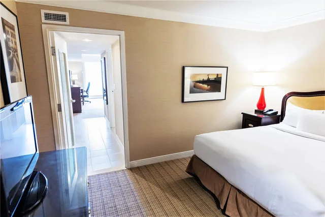 2 Bedrooms, Premium, Canadian Us Falls View, Hot Tub، Hilton Niagara Falls/ Fallsview Hotel and Suites 1/1