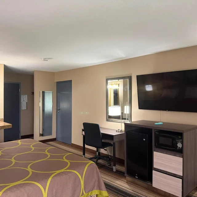 غرفة قياسية بسريرين كوين، Super 8 by Wyndham Harrison OH 2/3