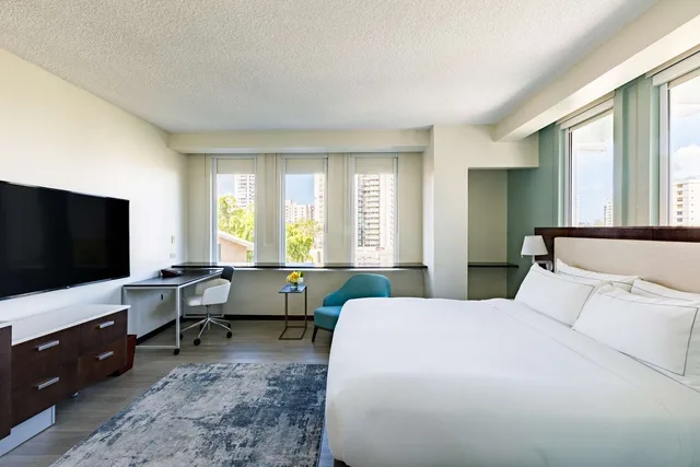 غرفة بسرير كينج لذوي الإعاقة، Doubletree By Hilton Hotel San Juan 1/1