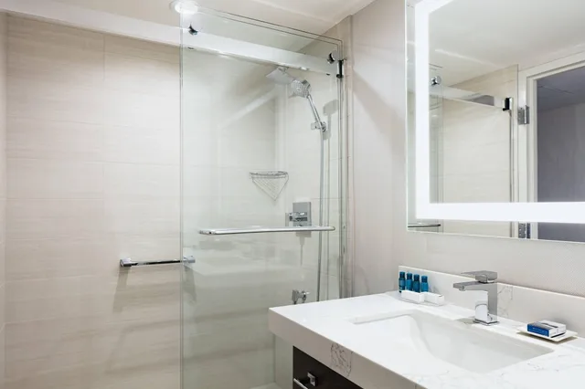 جناح بسريرين كوين، Delta Hotels by Marriott Vancouver Downtown Suites 4/4