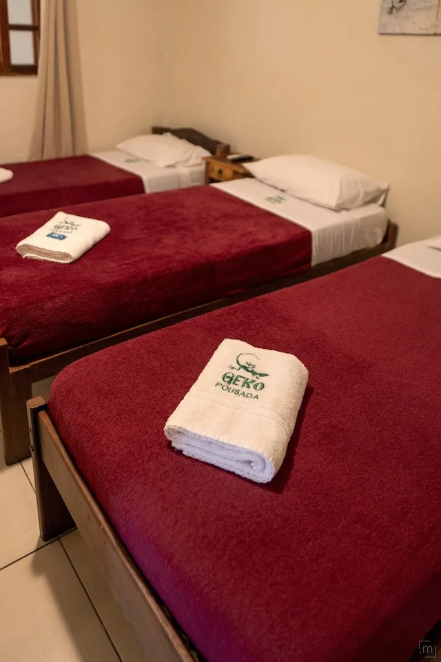 Private, Triple, 1 Double and 1 Single Bed, Private Bathroom، Geko Hostel & Pousada Paraty 4/6