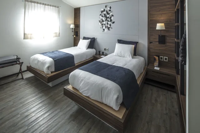 جناح بسريرين منفصلين بمطبخ، FlowSuites WTC 1/4