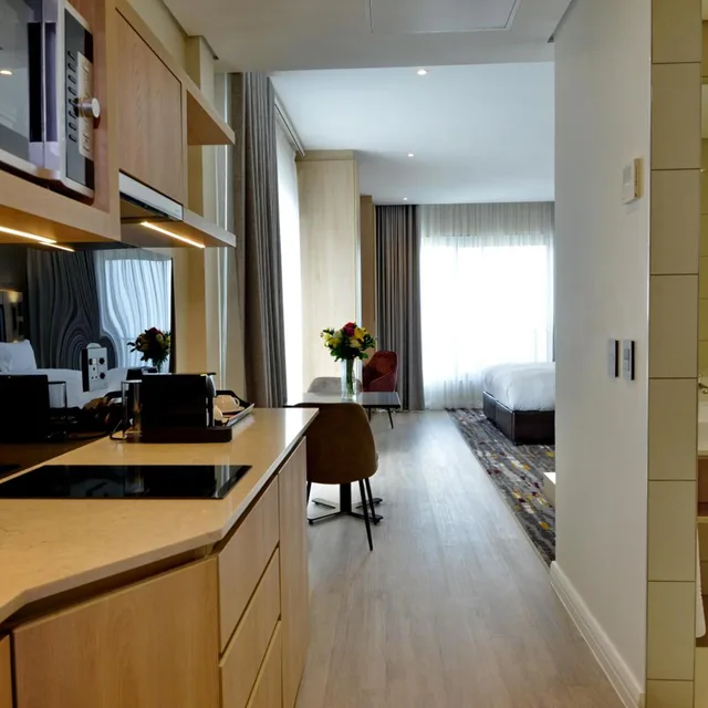 شقة بشرفة، Sandton Hotel 7/10